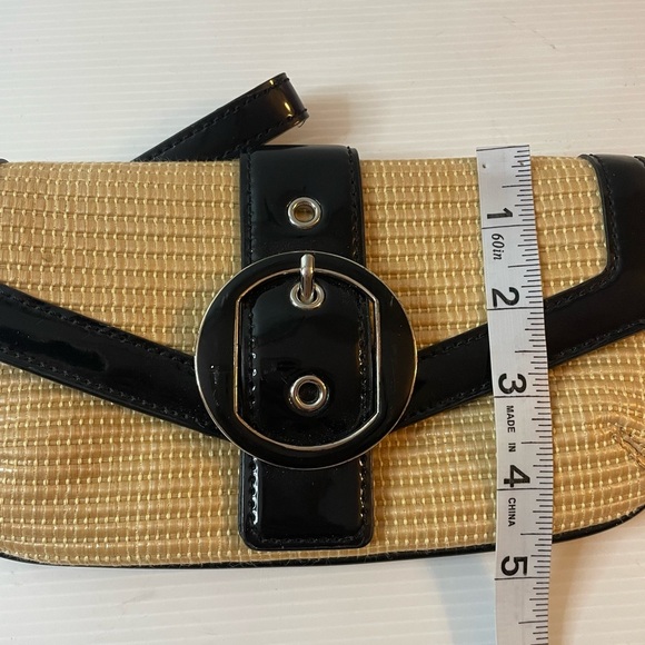 Ann Taylor Summer Wicker Buckle Patent Leather Clutch Wristlet - Picture 7 of 7